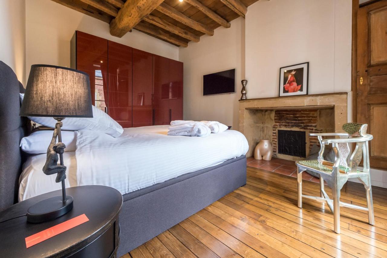 Suite Mana Ohana - Luxe Et Authenticite A 2 Pas De La Place Ducale Avec Parking Prive Charleville-Mezieres Exterior photo