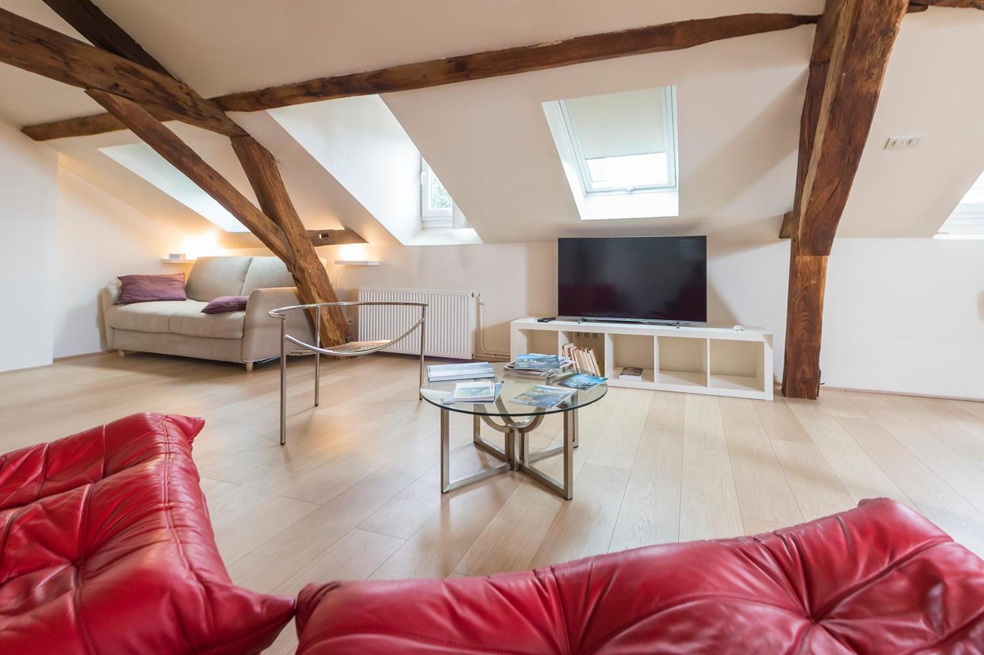 Suite Mana Ohana - Luxe Et Authenticite A 2 Pas De La Place Ducale Avec Parking Prive Charleville-Mezieres Exterior photo